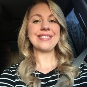 Meet your Posher, Angela